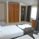 Pera Hotel 3*